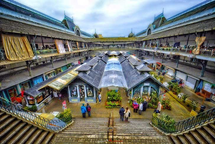 Mercado del Bolhao in Porto, Portugal